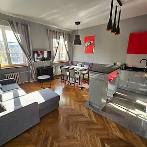https://rynek-53-55-tectumapartments.hotelswroclaw.com